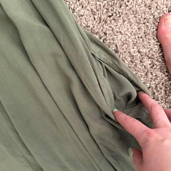 Green Flowy Jumpsuit - Picture 2 of 3